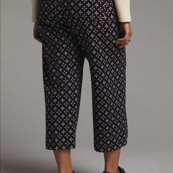 🌸ANTHROPOLOGIE MAEVE PONTE CROPPED PANTS🌸 - Picture 3 of 8